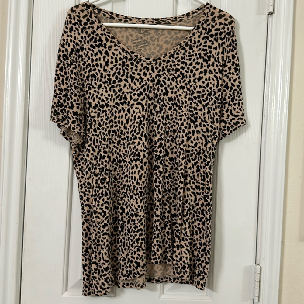 Nine West Cheetah Print t shirt, size XL
